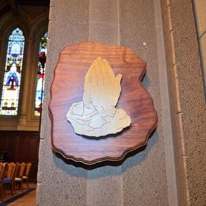 Vintage USA Praying Hands Hand Carved Wood Plaque Painted‎  Religious Hands